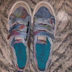 women’s tie dye sneakers